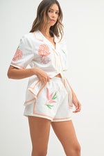 Tangerine Trails Embroidered Short-White/Peach