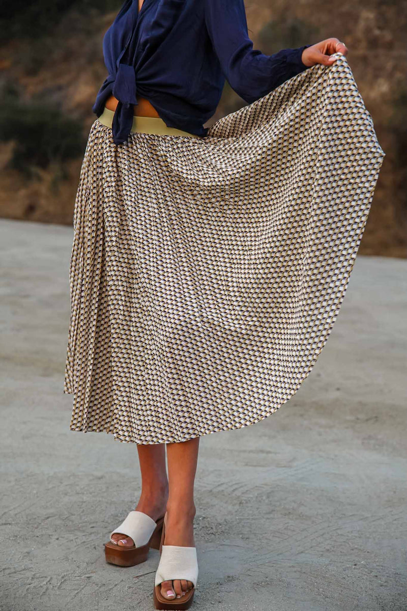 pleated midi skirt