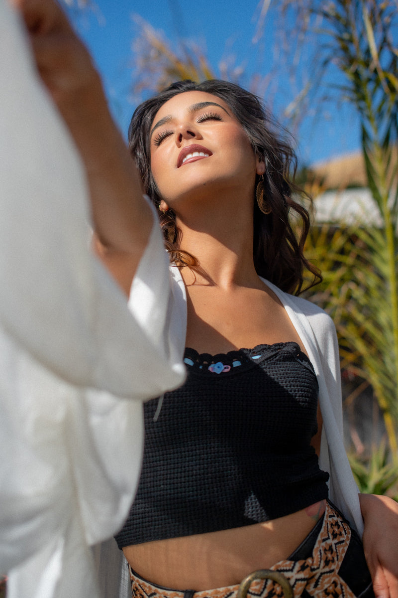 Shells and Spurs Ruffle Detail Kimono - White