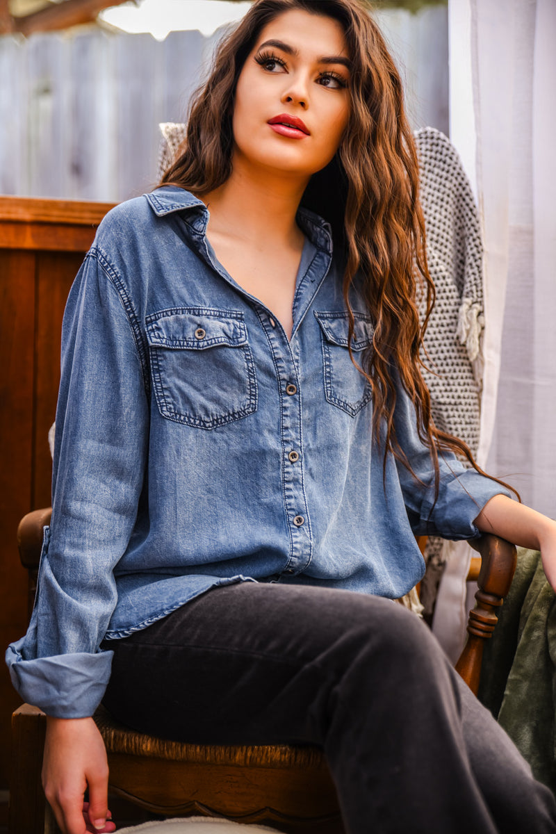 Spring on the Horizon Chambray Button Up - Dark Wash