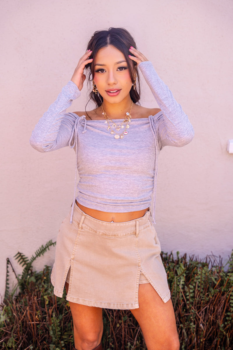 Cotton Candy Kiss Boat Neck Ruched Side Ribbed Top - Gray