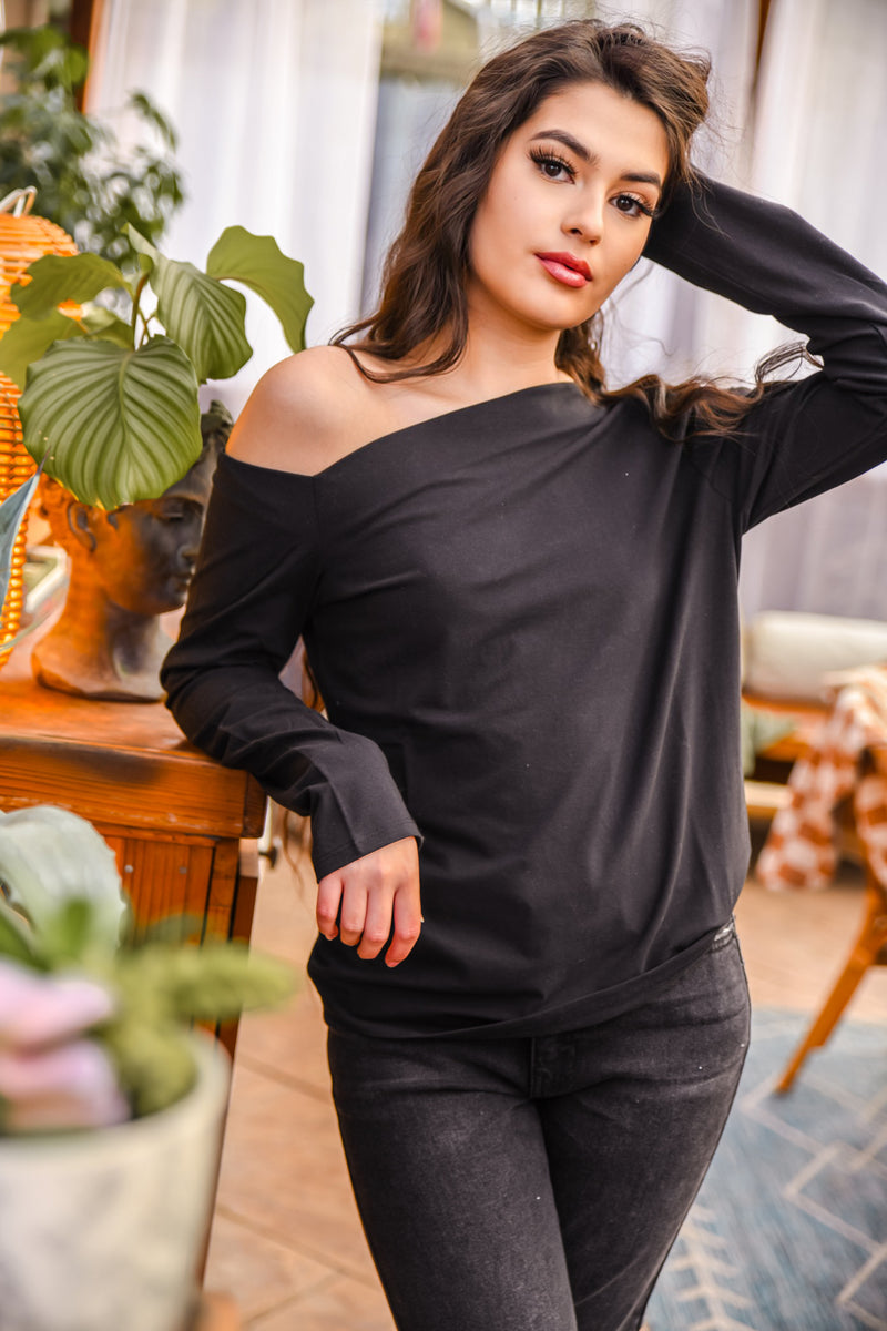 Tres Chic Long Sleeve Top - Black
