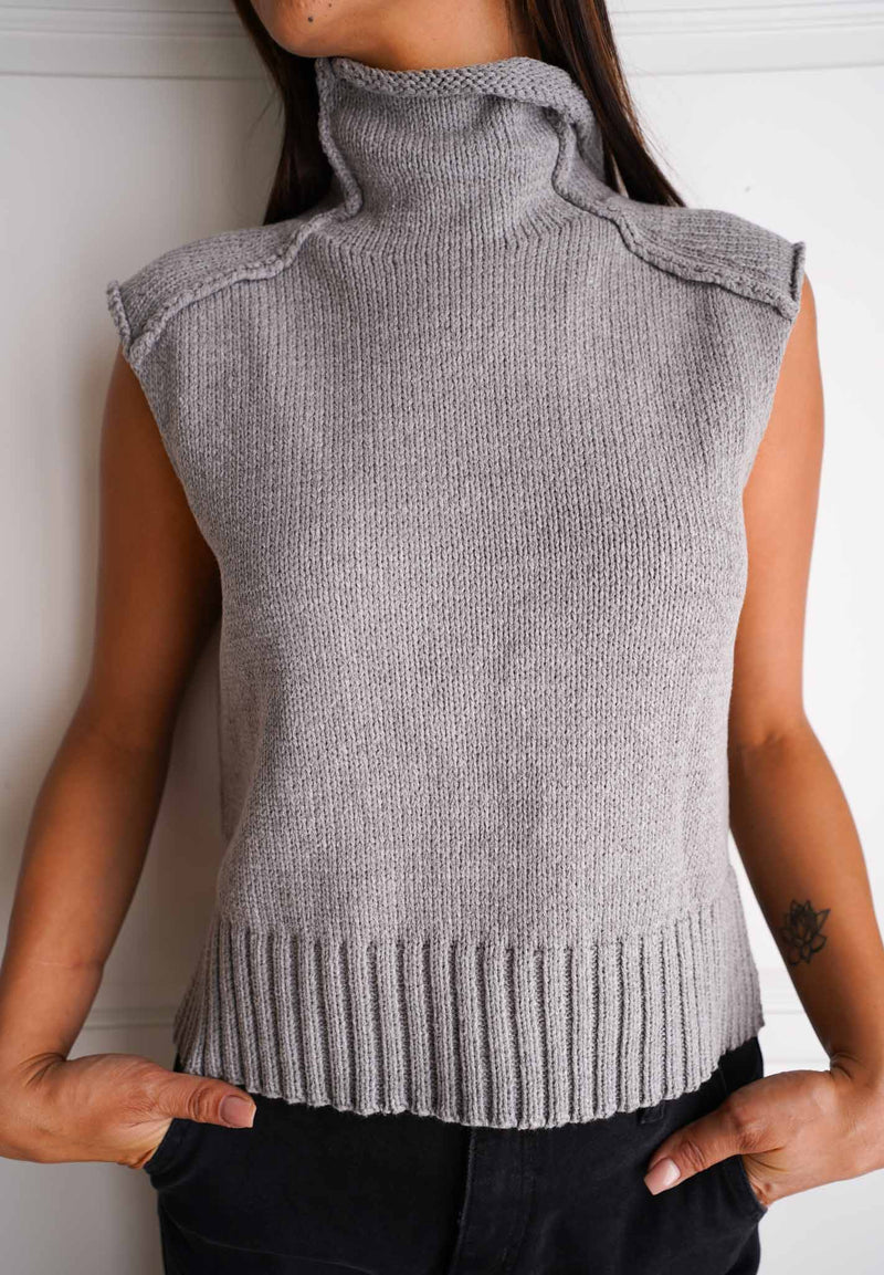 Foggy Morning Turtleneck Sleeveless Knit Sweater - Gray